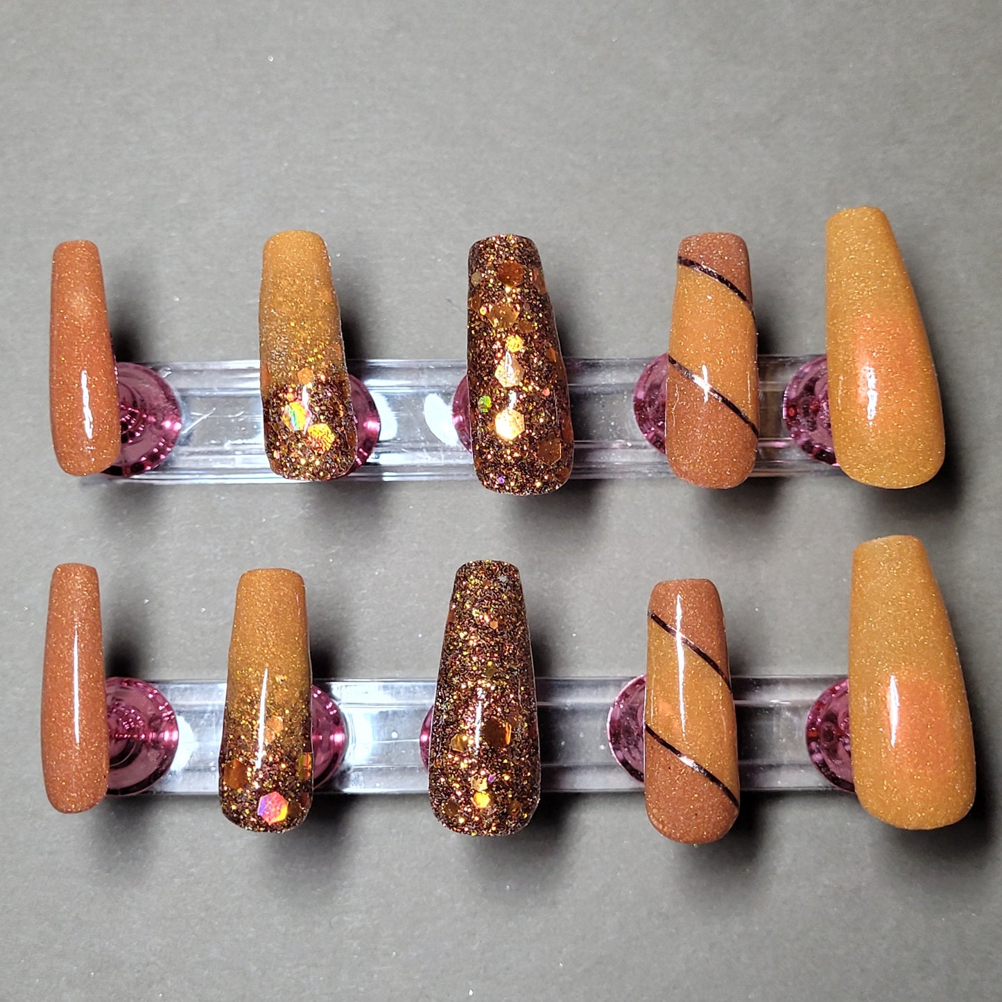 Press on nails - Fall